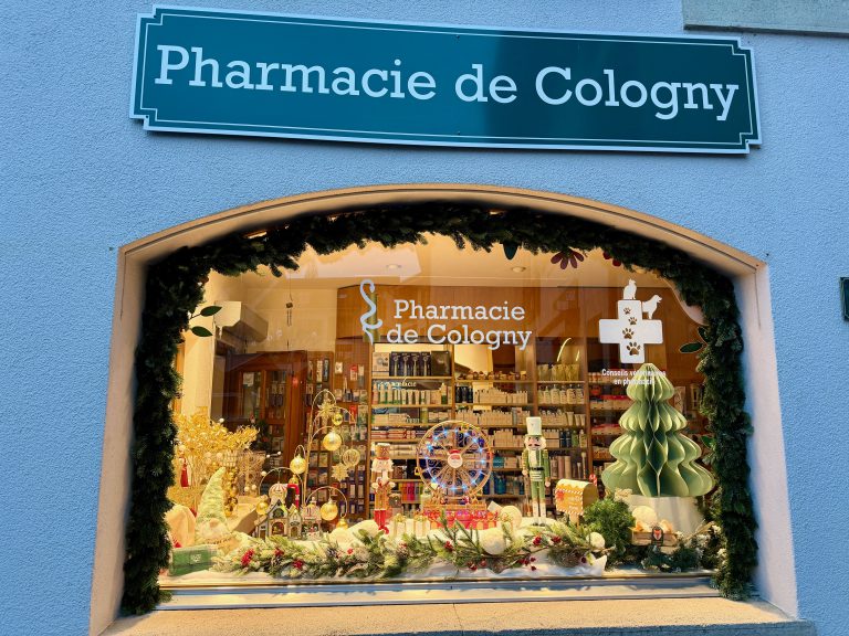 Vitrine décorée de la Pharmacie de Cologny
